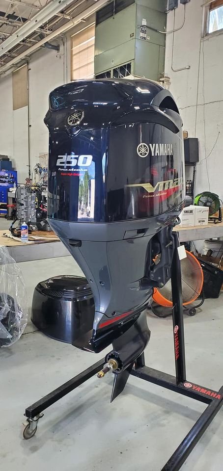 2017 Yamaha VMAX SHO 250 PS 4-Takt 20" Welle - Alpha Marine Außenbordmotoren 2017 Yamaha VMAX SHO 250 PS 4-Takt 20" Welle - Alpha Marine Außenbordmotoren