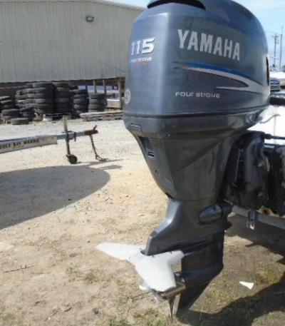 GEBRAUCHTER 2003 YAMAHA 115 PS 20" 4 TAKTER AUSSENBORDERBOOTSMOTOR F115 115 PS MOTOR — Gebrauchte Außenbordmotoren