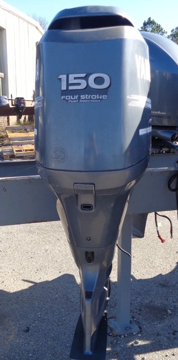 GEBRAUCHTER 2004 YAMAHA F150 150 PS 25" 4-TAKT AUSSENBORD MOTOR 150 PS rechts — Gebrauchte Außenbordmotoren GEBRAUCHTER 2004 YAMAHA F150 150 PS 25" 4-TAKT AUSSENBORD MOTOR 150 PS rechts — Gebrauchte Außenbordmotoren
