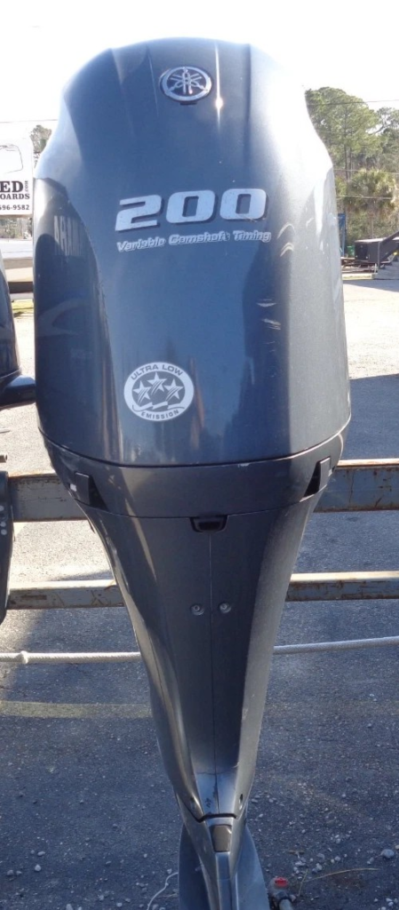 Gebrauchter 2013 Yamaha 200 PS 4-Takt 25" Außenbordmotor F200XB — Gebrauchte Außenbordmotoren