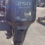 VERWENDET 2005 YAMAHA F250 250 PS 4-TAKT 25" AUSSENBORDMOTOR BOOTSMOTOR RECHTS — Gebrauchte Außenbordmotoren