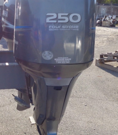 VERWENDET 2005 YAMAHA F250 250 PS 4-TAKT 25" AUSSENBORDMOTOR BOOTSMOTOR RECHTS — Gebrauchte Außenbordmotoren