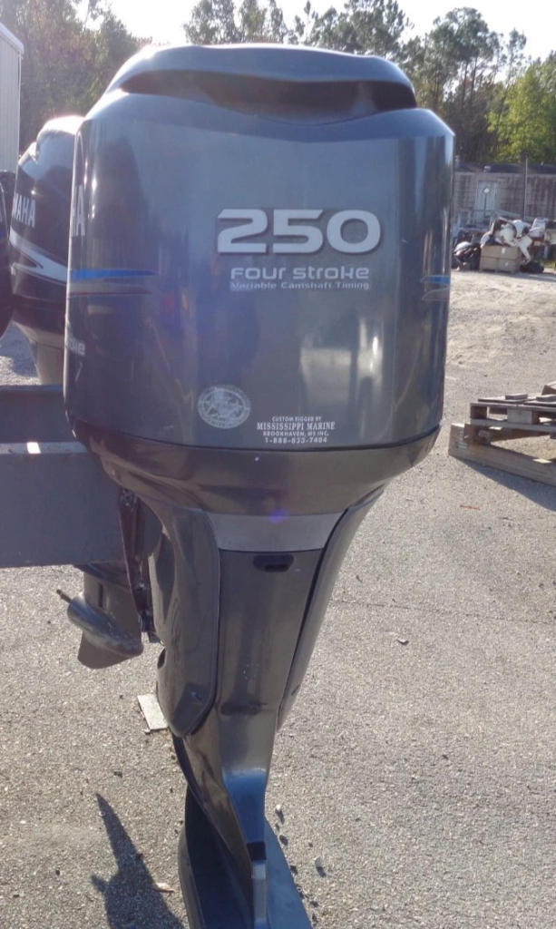 VERWENDET 2005 YAMAHA F250 250 PS 4-TAKT 25" AUSSENBORDMOTOR BOOTSMOTOR RECHTS — Gebrauchte Außenbordmotoren