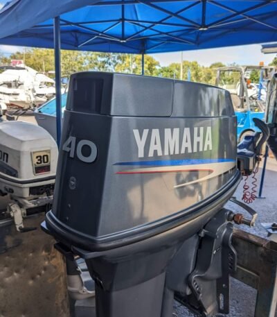 Yamaha 40 PS 2-Takt Steuerungs-Außenbordmotor - Alpha Marine Außenbordmotoren